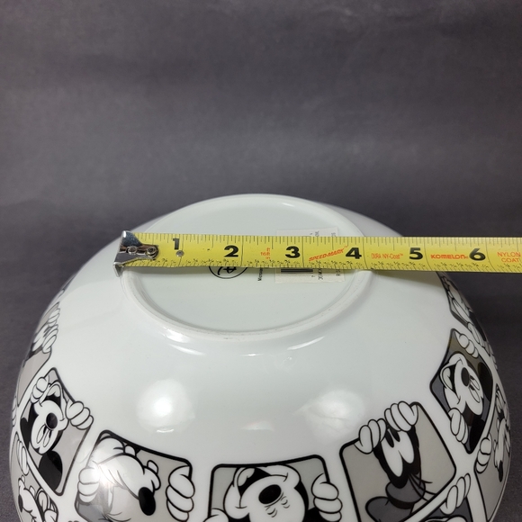 Disney Serving Bowl Mickey Mouse Goofy Grid Black White Gray 9 1/2" Zrike Brands - Picture 13 of 13